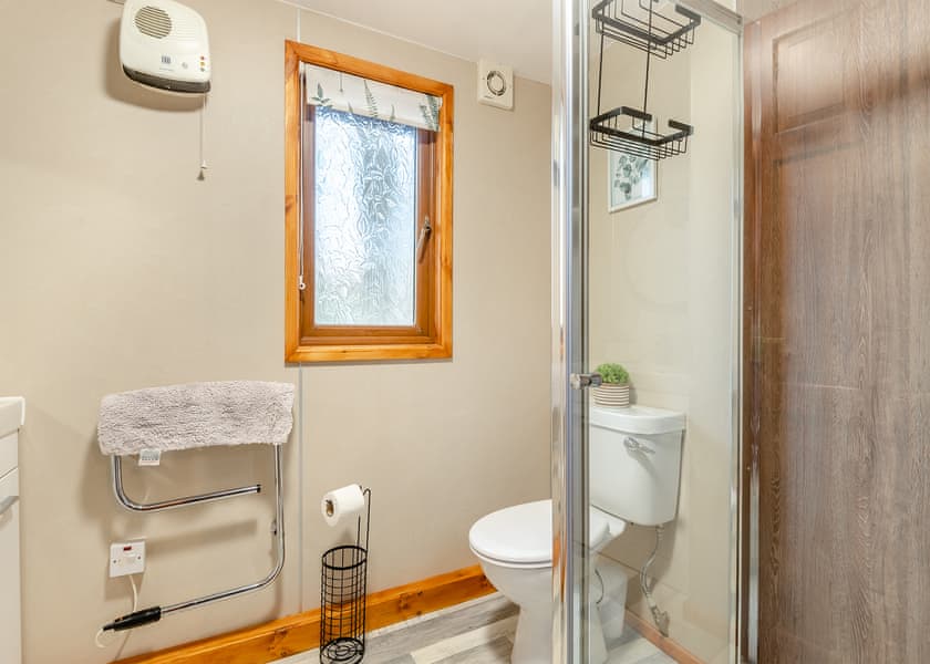 Pines Spa - Penllwyn Lodges, Garthmyl, Montgomery