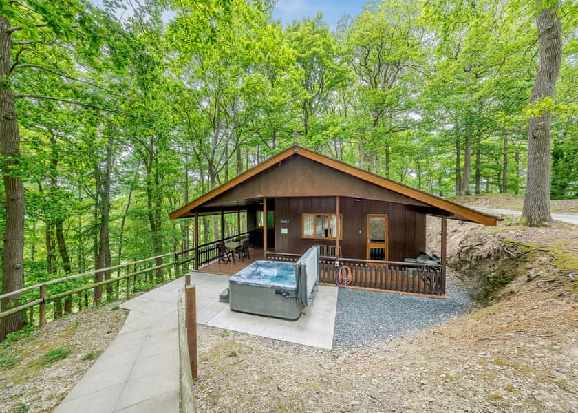 The Larches Spa - Penllwyn Lodges, Garthmyl, Montgomery