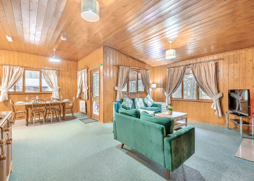 The Larches Spa - Penllwyn Lodges, Garthmyl, Montgomery