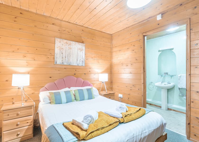 The Larches Spa - Penllwyn Lodges, Garthmyl, Montgomery