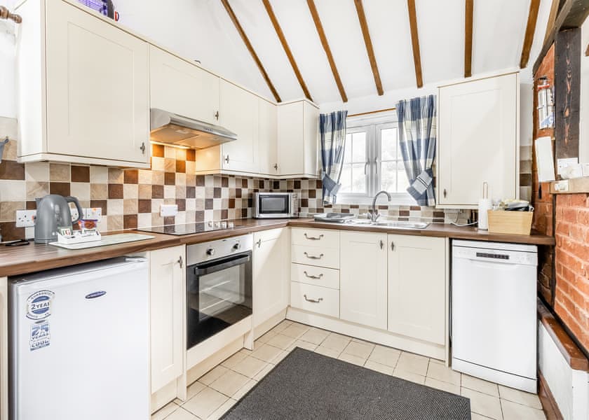 Stablings Cottage - Penllwyn Lodges, Garthmyl, Montgomery