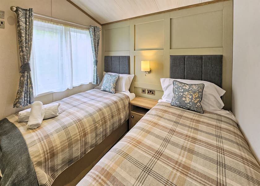 Celyn Premier - Wayfind Pennant Park, Holywell