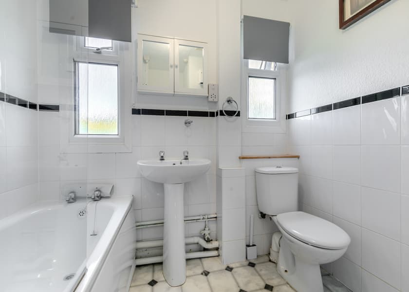 Coombe Lodge No.6 - Penstowe Park Holiday Lodges, Kilkhampton, Bude