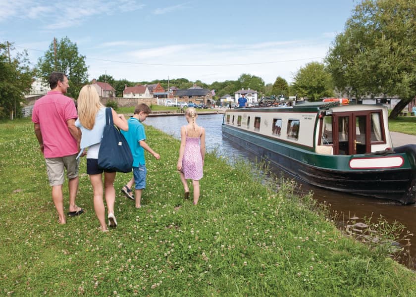Penvale Lakes Lodges, Llangollen