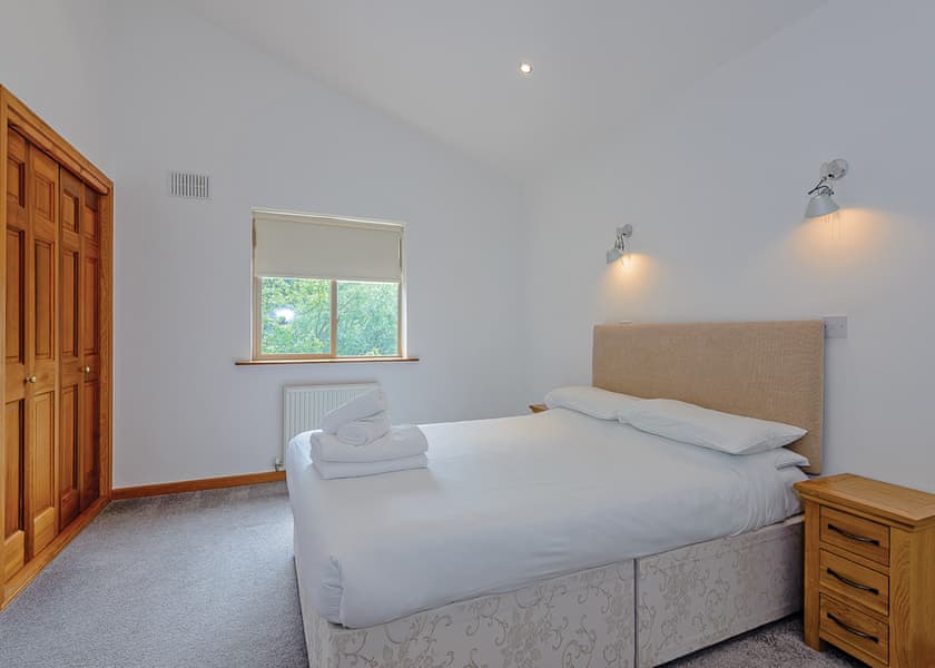 Saltspring Lodge Log Burner - Penvale Lakes Lodges, Llangollen