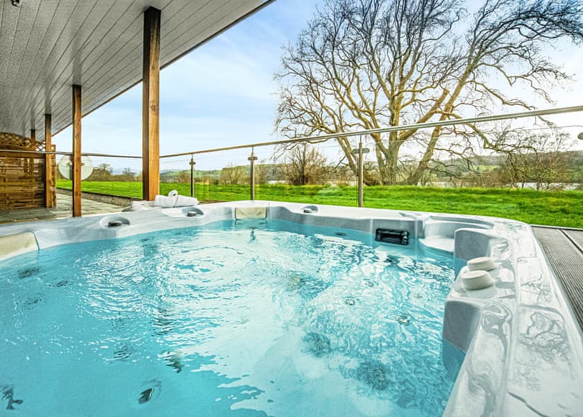 Bala Lake Hotel | Pen-y-Garth Lodges, Bala,