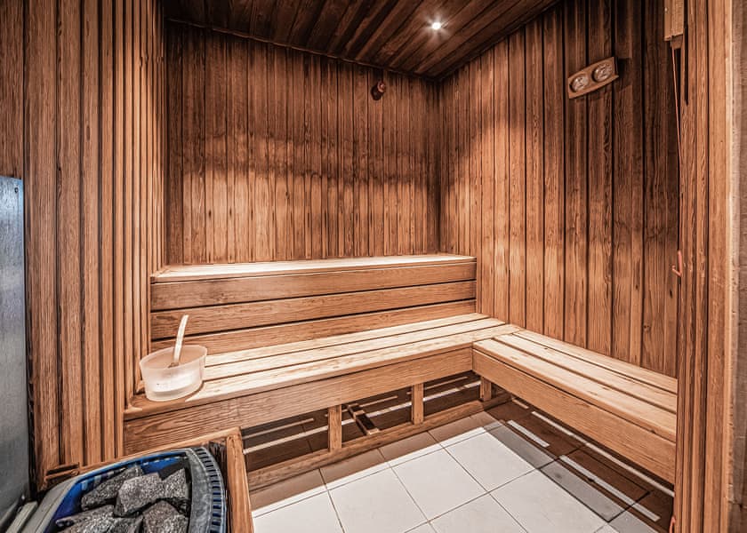 Bala Lake Hotel | Pen-y-Garth Lodges, Bala,