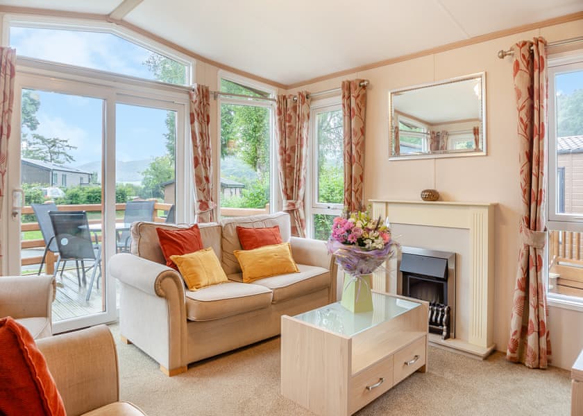 Buttercup 4 Pet - Pen-y-Garth Lodges, Bala,