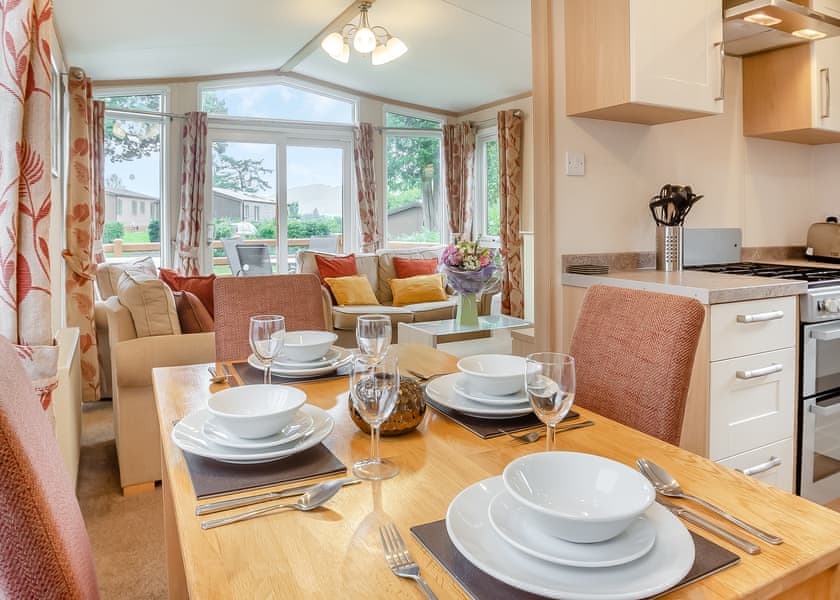 Buttercup 4 Pet - Pen-y-Garth Lodges, Bala,