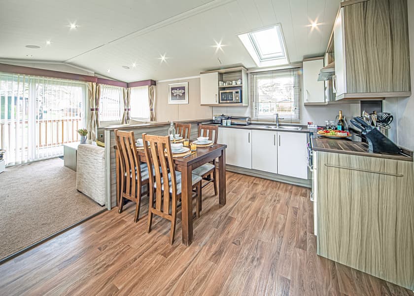 Foxglove 4 Moselle Pet - Pen-y-Garth Lodges, Bala,