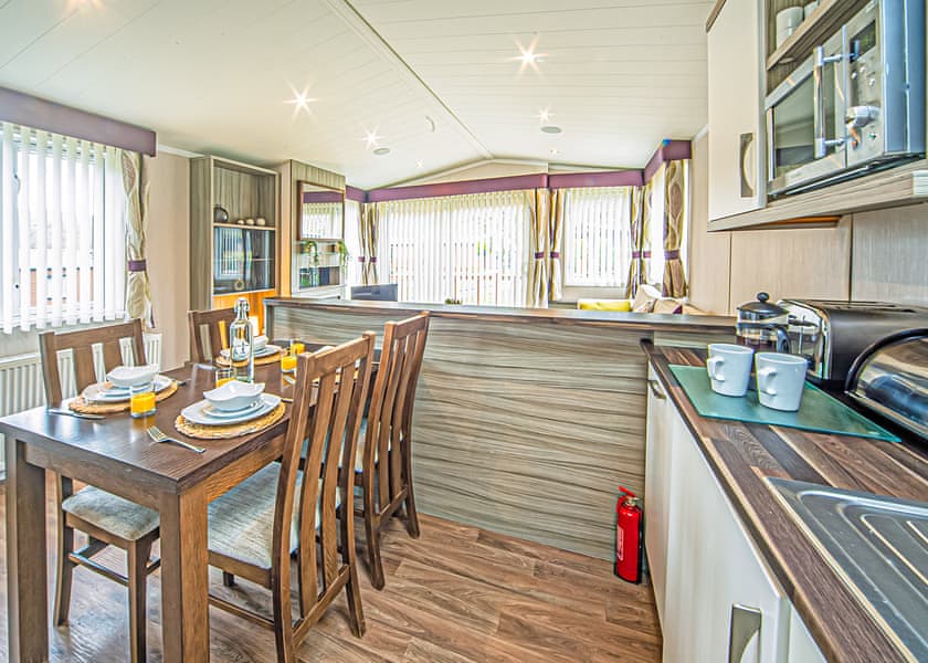 Foxglove 4 Moselle Pet - Pen-y-Garth Lodges, Bala,