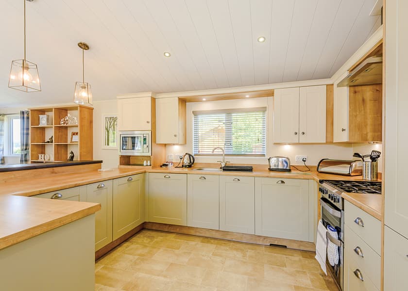 Foxglove 4 Platinum Plus Pet - Pen-y-Garth Lodges, Bala,