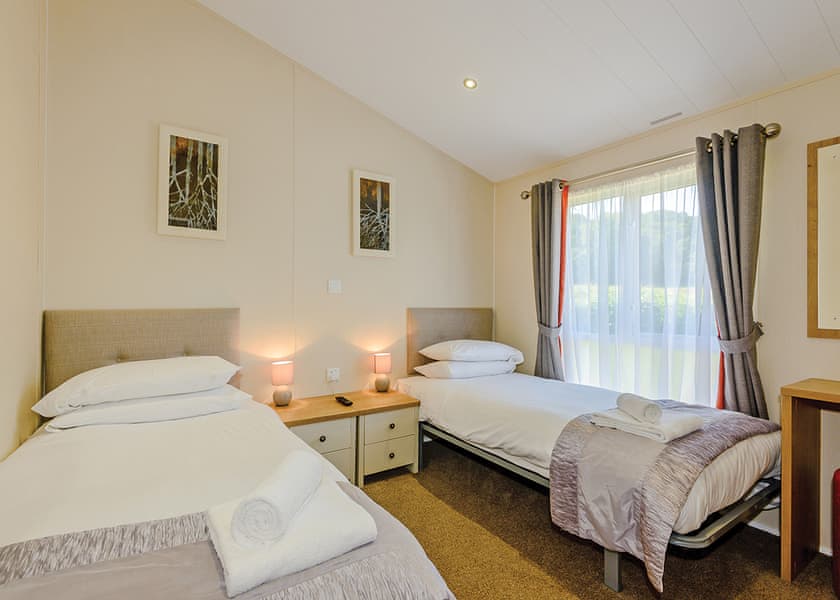 Foxglove 4 Platinum Plus Pet - Pen-y-Garth Lodges, Bala,