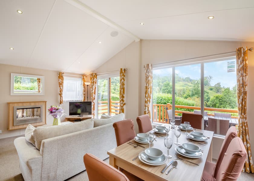 Foxglove 6 Platinum Pet - Pen-y-Garth Lodges, Bala,