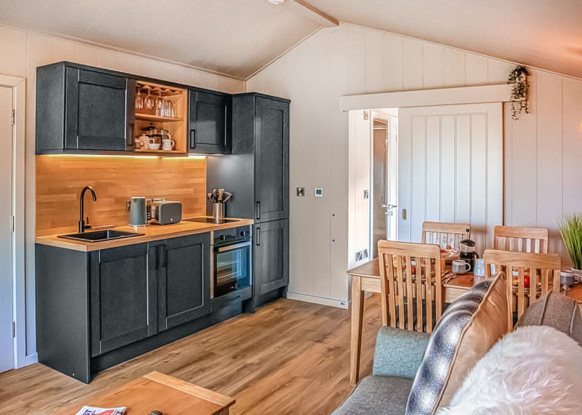 Saltbox Barn Lodges - Pen-y-Garth Lodges, Bala,
