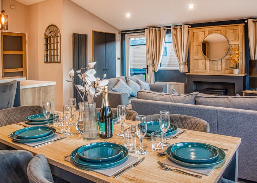 Lliw - Pen-y-Garth Lodges, Bala,