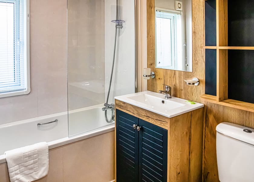 Lliw - Pen-y-Garth Lodges, Bala,