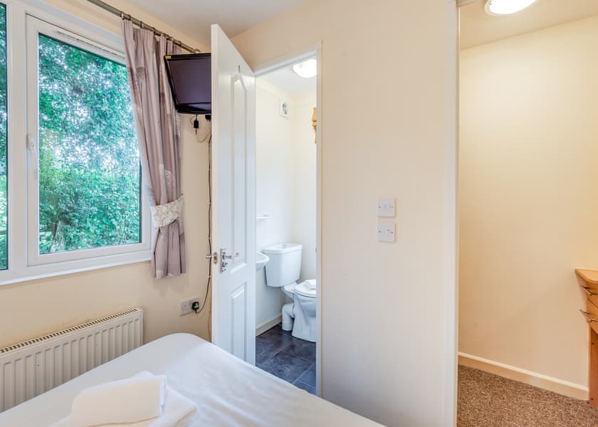 Buttercup 4 - Pen-y-Garth Lodges, Bala,