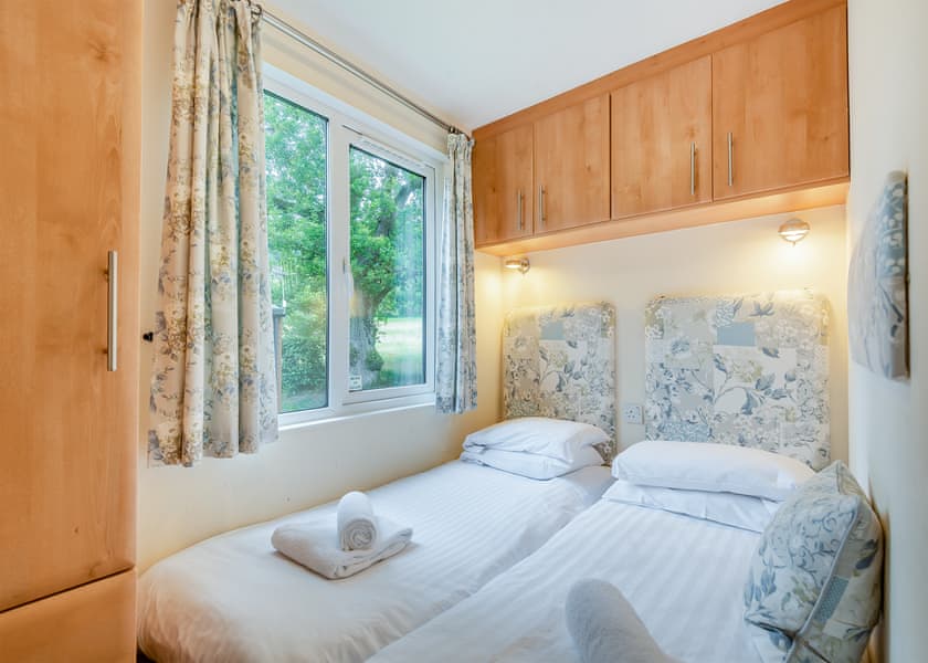 Buttercup 4 - Pen-y-Garth Lodges, Bala,