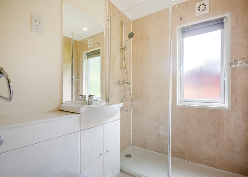 Buttercup 6 - Pen-y-Garth Lodges, Bala,