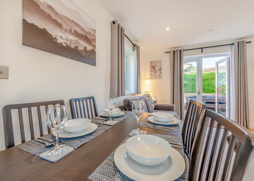 Two Bedroom Lodge - Pantglas Farm, Whitland