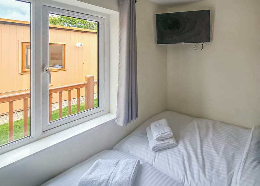 Two Bedroom Lodge Pet Friendly - Pantglas Farm, Whitland