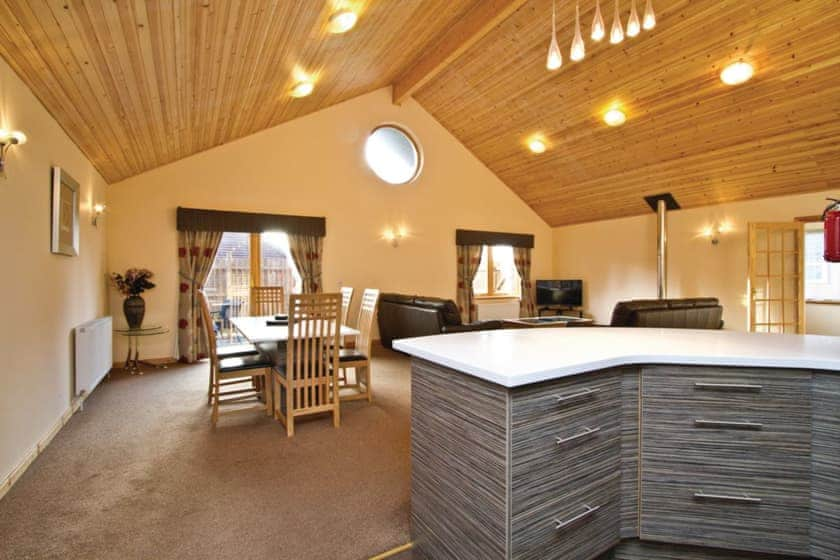 Osprey Spa Plus in Fowlis, Liff, Dundee | Hoseasons