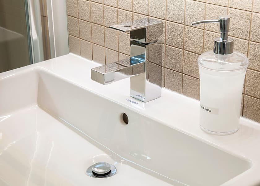 Studio Lodge - Plassey Holiday Park, Eyton, Wrexham