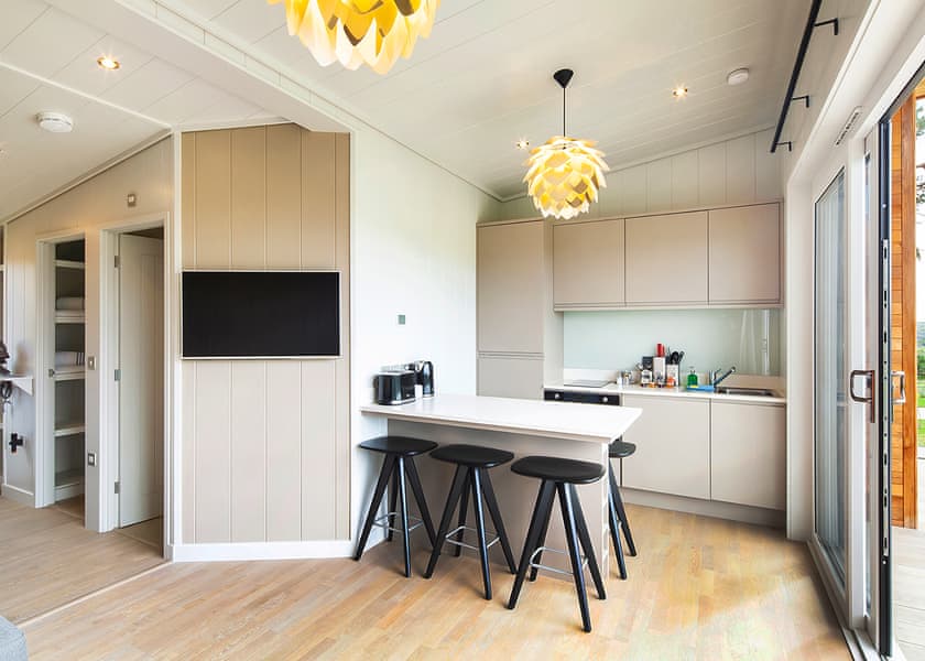 Studio Lodge Plus - Plassey Holiday Park, Eyton, Wrexham