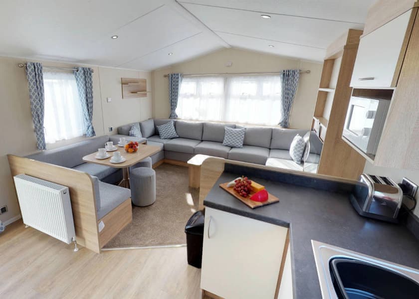 Platinum 2 Pet Friendly Caravan with decking - Pentire Coastal Holiday Park, Bude