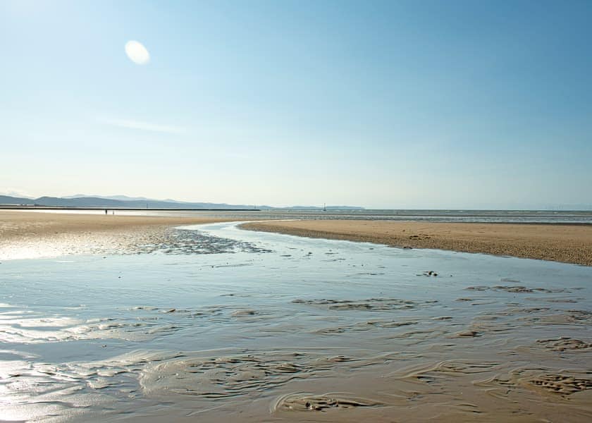 Ty Mawr, Towyn