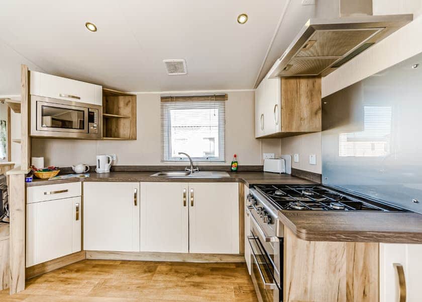 Purn Gold 6 (Pet) - Riverside Holiday Village, Bleadon, Weston-Super-Mare