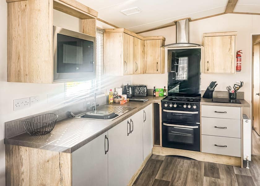 Platinum 2 - Riverside Holiday Village, Bleadon, Weston-Super-Mare