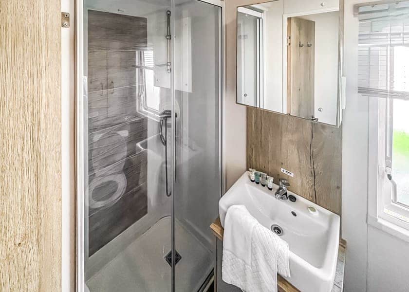 Platinum 2 - Riverside Holiday Village, Bleadon, Weston-Super-Mare