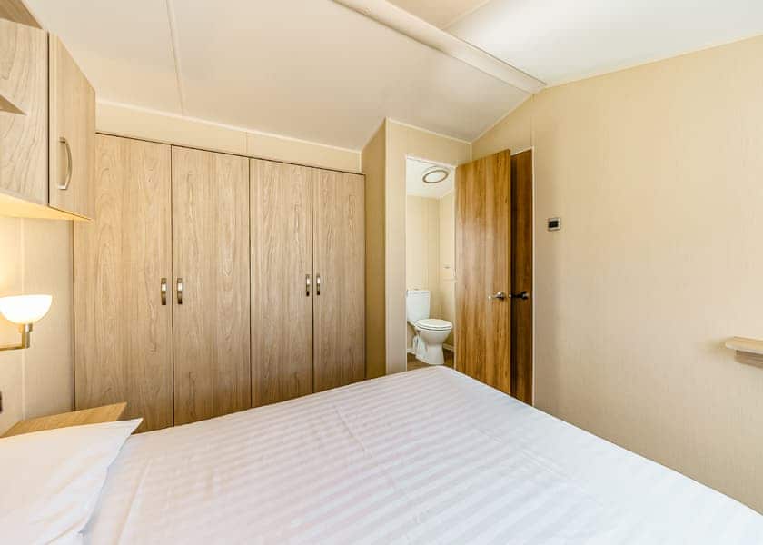 Purn Gold 6 - Riverside Holiday Village, Bleadon, Weston-Super-Mare