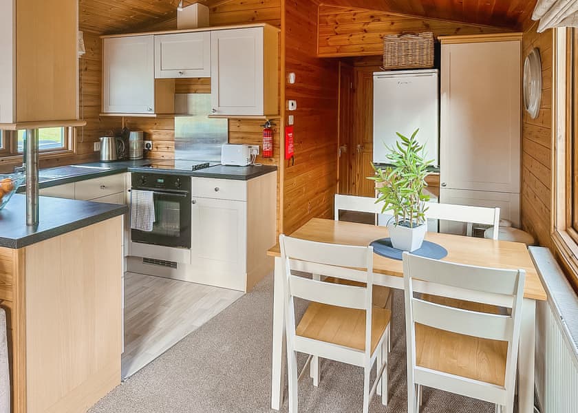 Chepstow Lodge - Pant Wilkin Lodges and Equestrian Centre, Cowbridge