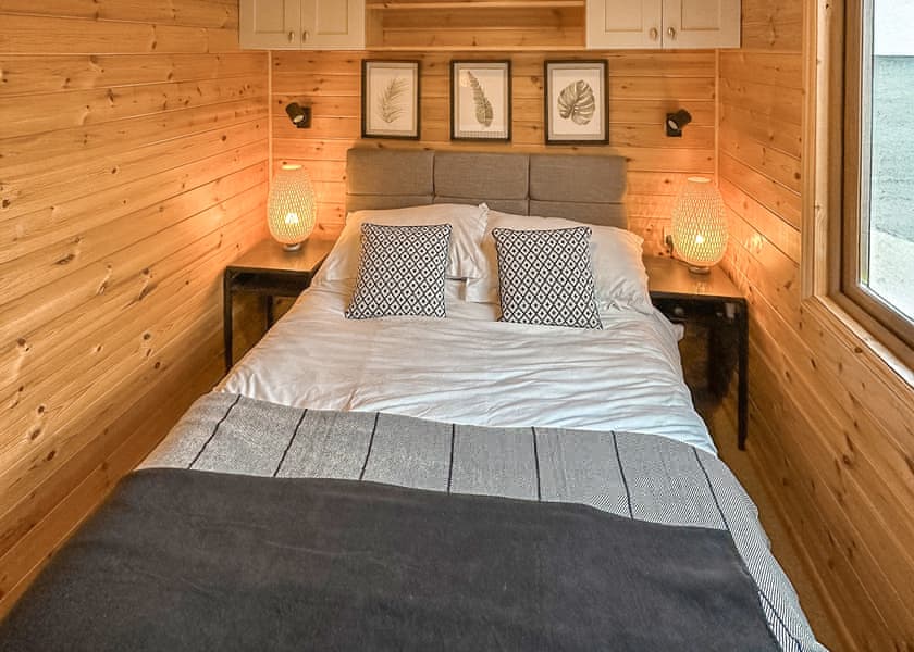 Chepstow Lodge - Pant Wilkin Lodges and Equestrian Centre, Cowbridge