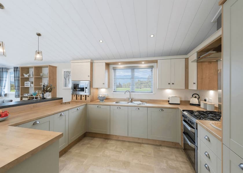 Luxury Willow Lodge (Sleeps 4, Dog Friendly) - Queensberry Bay Holiday Park, Annan, Dumfries & Galloway