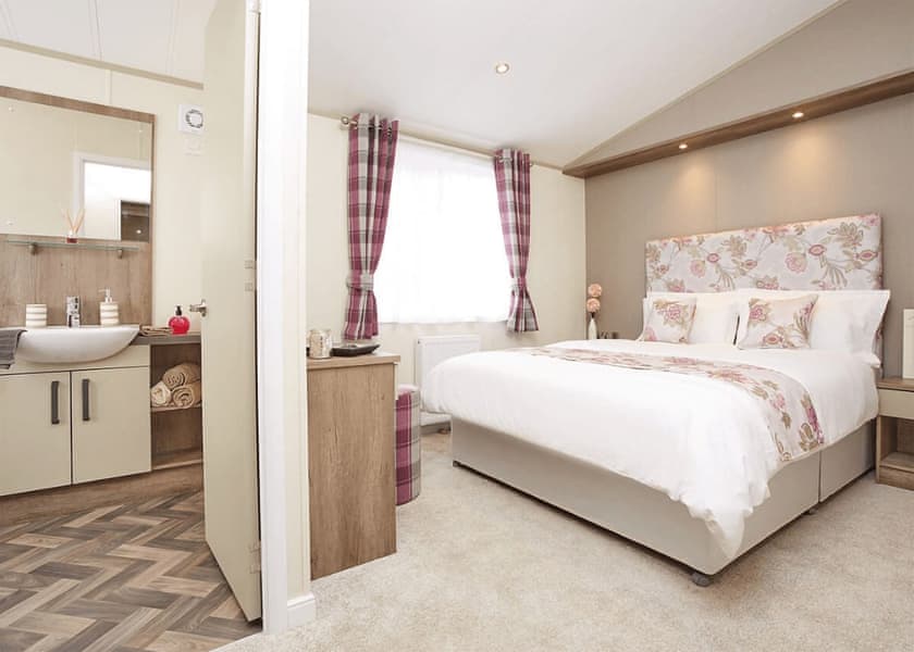 Luxury Willow Lodge (Sleeps 4, Dog Friendly) - Queensberry Bay Holiday Park, Annan, Dumfries & Galloway