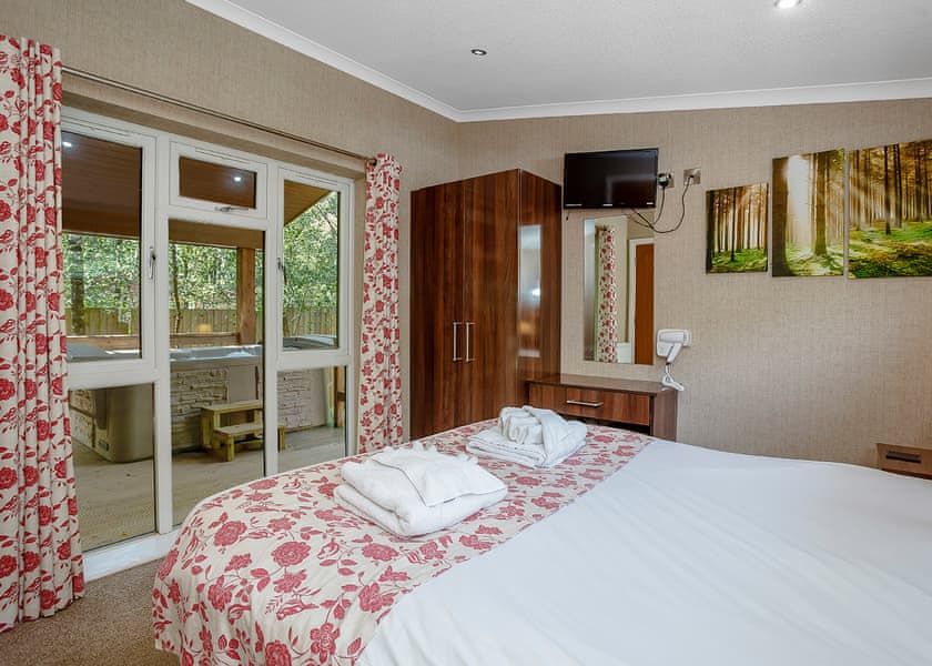 Fox Cub - Quarry Walk Lodges, Freehay, Cheadle