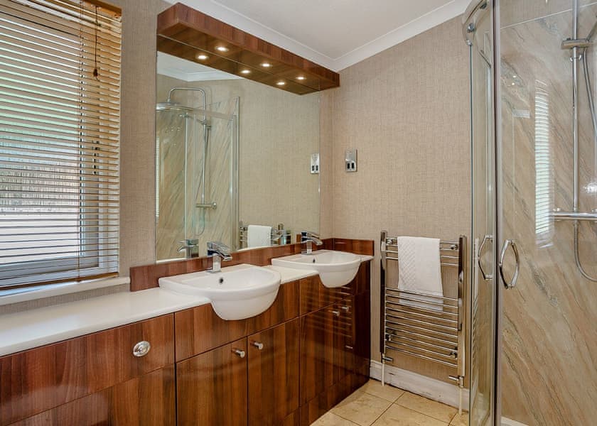 Fox Cub - Quarry Walk Lodges, Freehay, Cheadle