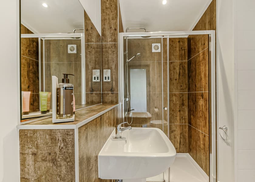 Dove Lodge - Quarry Walk Lodges, Freehay, Cheadle