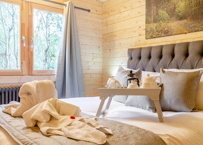 Robin Log Cabin - Quarry Walk Lodges, Freehay, Cheadle