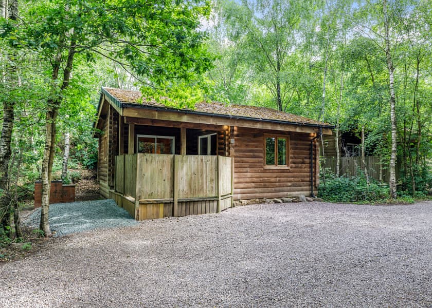 Woodpecker Log Cabin 2 (Pet) - Quarry Walk Lodges, Freehay, Cheadle