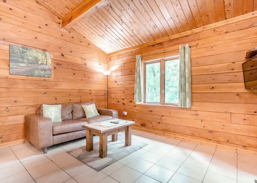 Woodpecker Log Cabin 2 (Pet) - Quarry Walk Lodges, Freehay, Cheadle