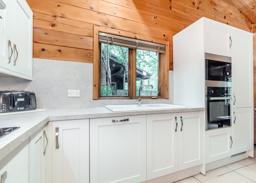 Woodpecker Log Cabin 2 (Pet) - Quarry Walk Lodges, Freehay, Cheadle