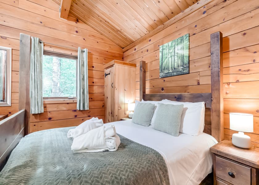 Woodpecker Log Cabin 2 (Pet) - Quarry Walk Lodges, Freehay, Cheadle