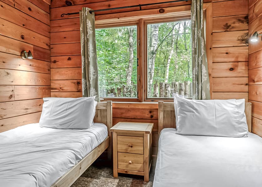 Squirrel Log Cabin 4 (Pet) - Quarry Walk Lodges, Freehay, Cheadle