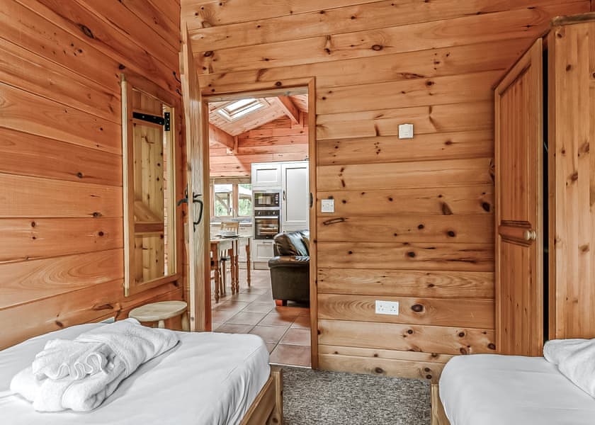 Squirrel Log Cabin 4 (Pet) - Quarry Walk Lodges, Freehay, Cheadle