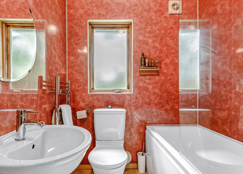 Squirrel Log Cabin 4 (Pet) - Quarry Walk Lodges, Freehay, Cheadle